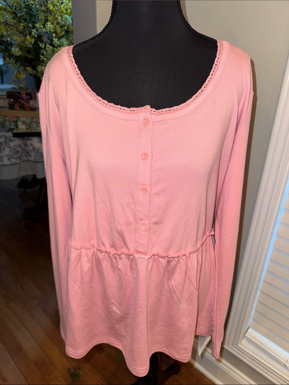 ROSCHICO - Button-Front Long Sleeve Peplum Tunic in Light Pink